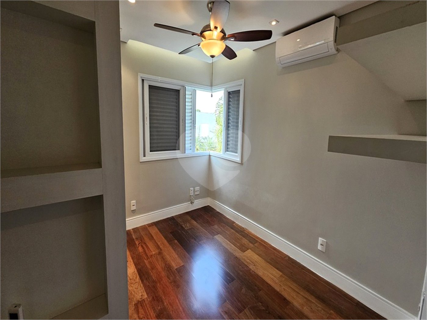 Casa à venda com 5 suítes no condomínio Jardim Vila Paradiso, Indaiatuba - SP