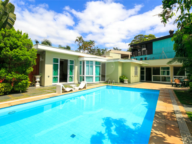 Casa Térrea à venda com 4 suítes em Jardim Marajoara, São Paulo, SP