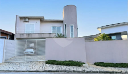 Casa à venda com 3 suítes em Parque Nova Suíça, Valinhos, SP