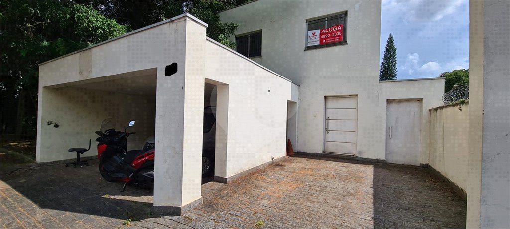 Sobrado à venda com 8 quartos em Vila Tramontano, São Paulo, SP