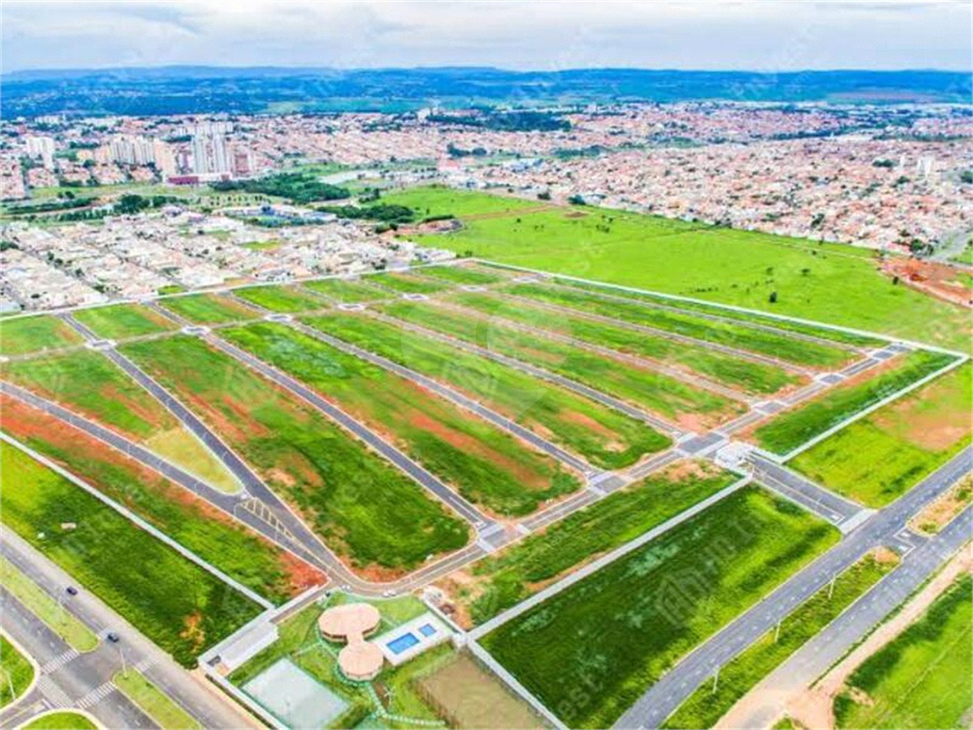 Terreno à venda no condomínio Jardim Residencial Dona Maria José, Indaiatuba - SP