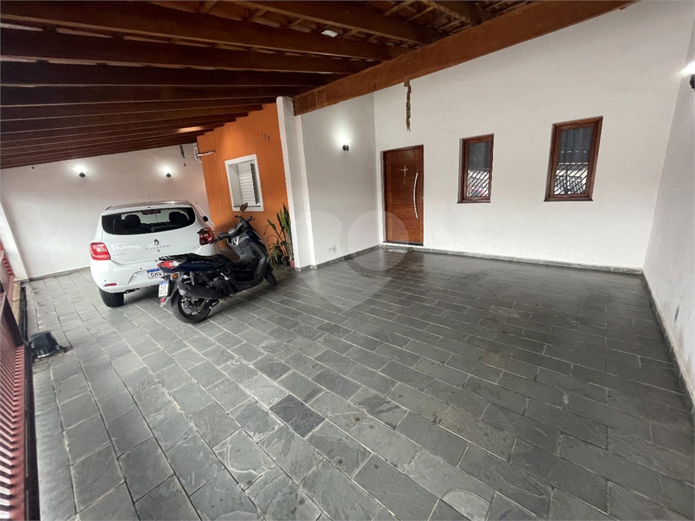 Casa à venda com 2 quartos, sendo 1 suíte, em Vila Angélica, Sorocaba, SP