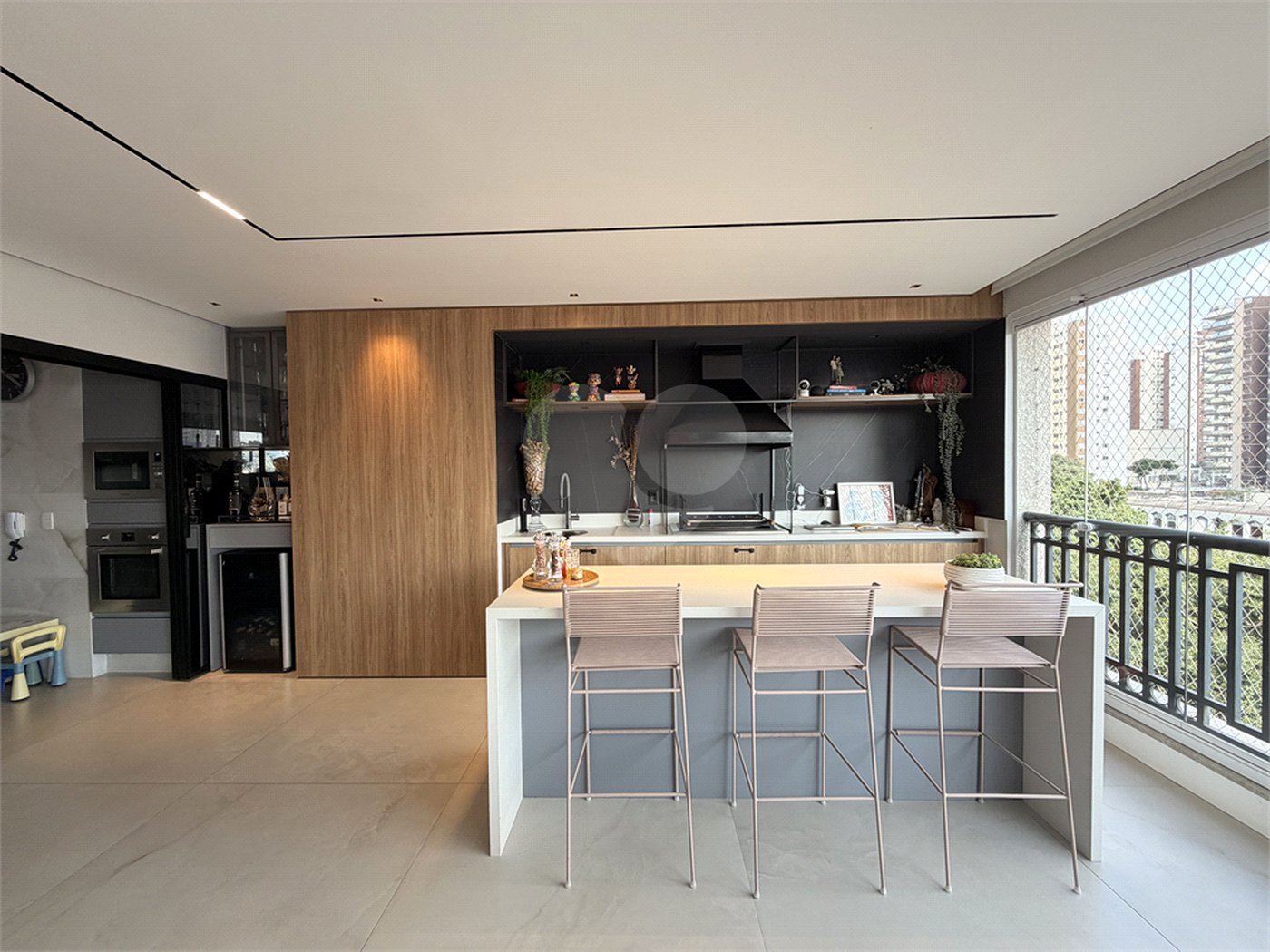 Apartamento à venda com 3 suítes em Vila Romana, São Paulo, SP