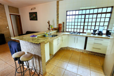 Chácara à venda com 3 quartos, sendo 1 suíte, em Chácara Flora Araraquara, Araraquara, SP