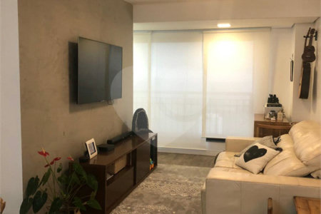 Apartamento à venda com 3 quartos, sendo 1 suíte, em Jardim Parque Morumbi, São Paulo, SP