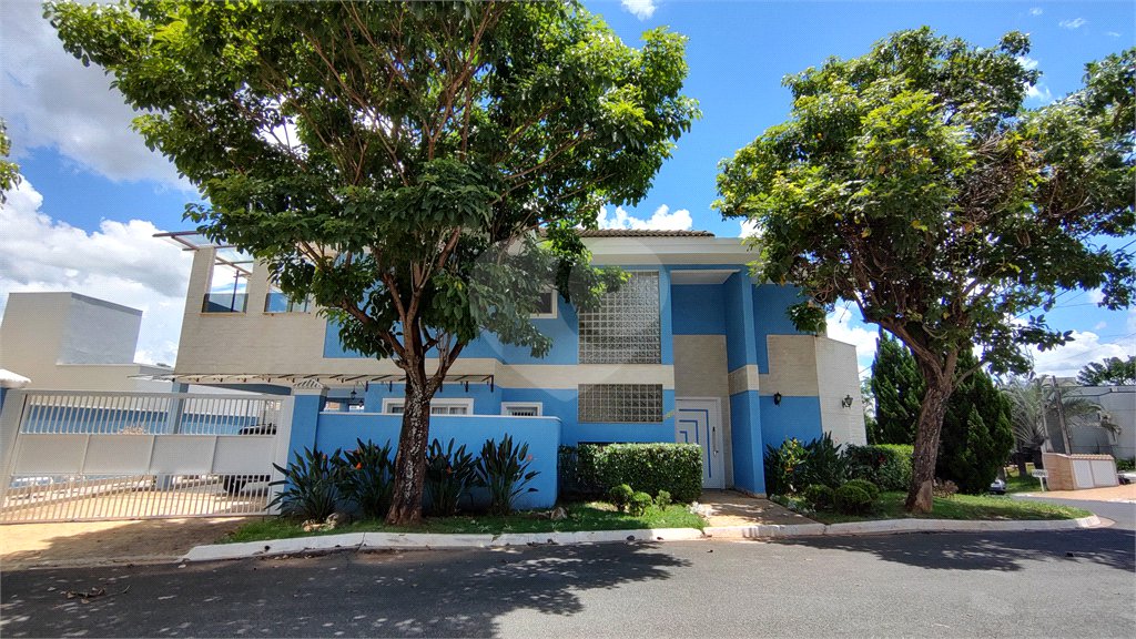 Casa à venda com 3 suítes no condomínio Parque do Varvito, Itu - SP