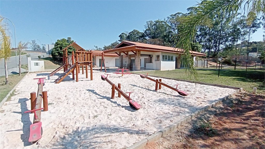 Terreno à venda com 1 suíte em Jardim Portugal, Valinhos, SP