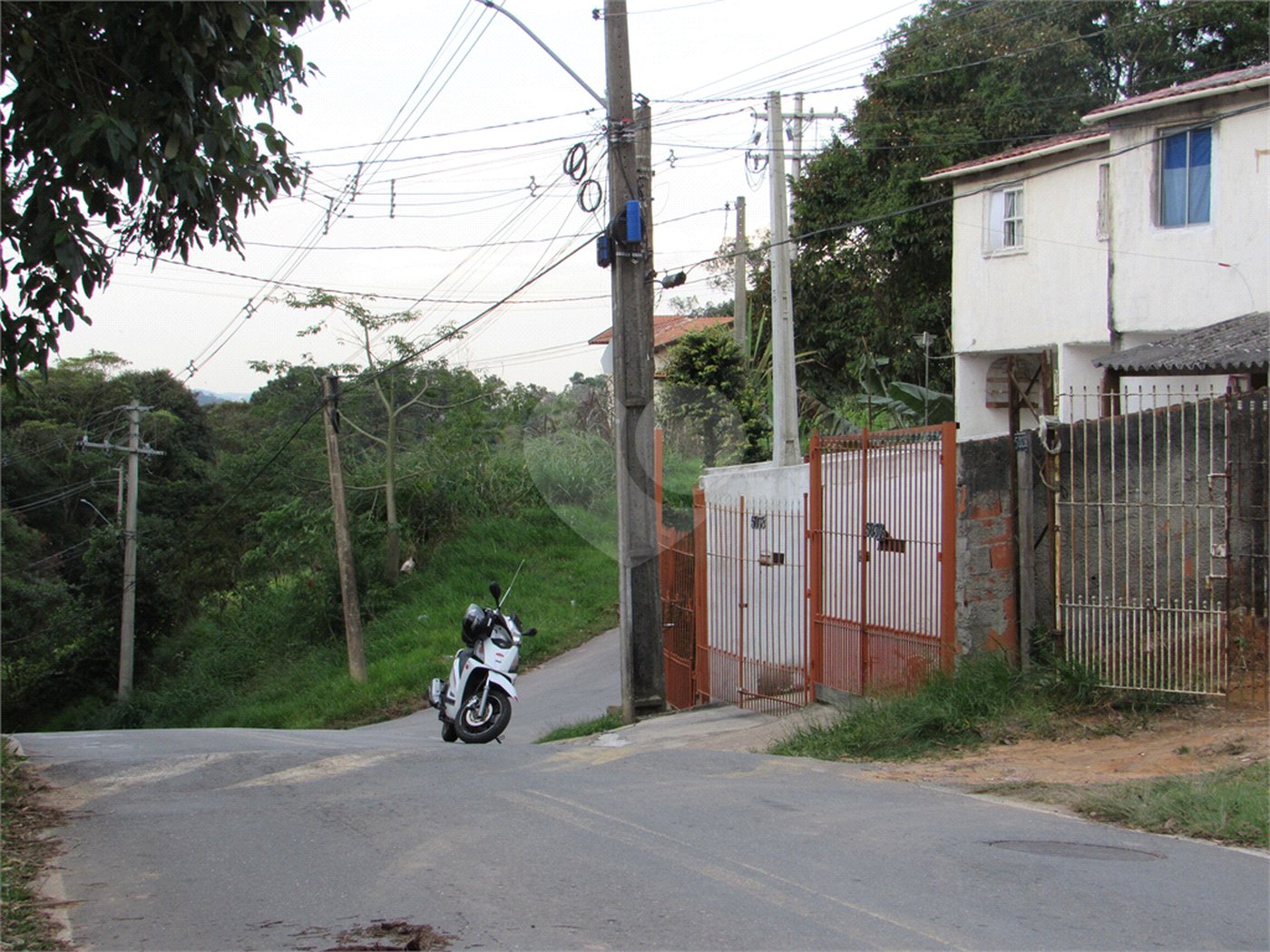 Terreno à venda em Chácaras Copaco, Arujá, SP