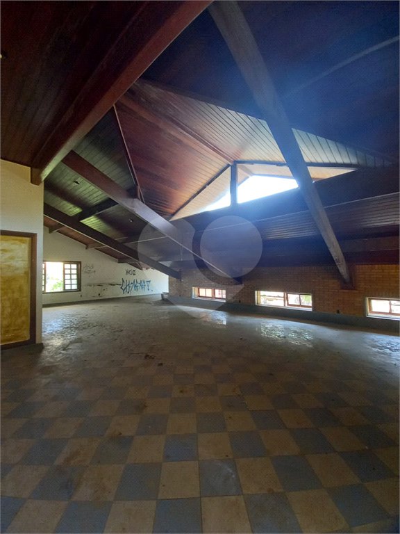Casa à venda com 14 quartos, sendo 10 suítes, no condomínio Rua do Observatorio 2270, Vinhedo - SP
