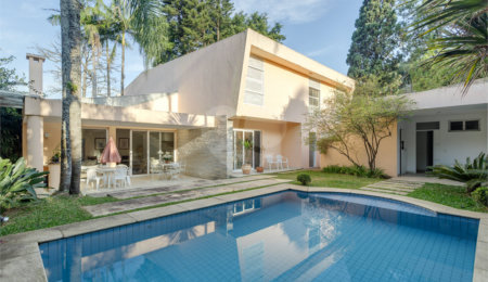 Casa à venda com 4 quartos, sendo 2 suítes,  em Chácara Monte Alegre, São Paulo, SP