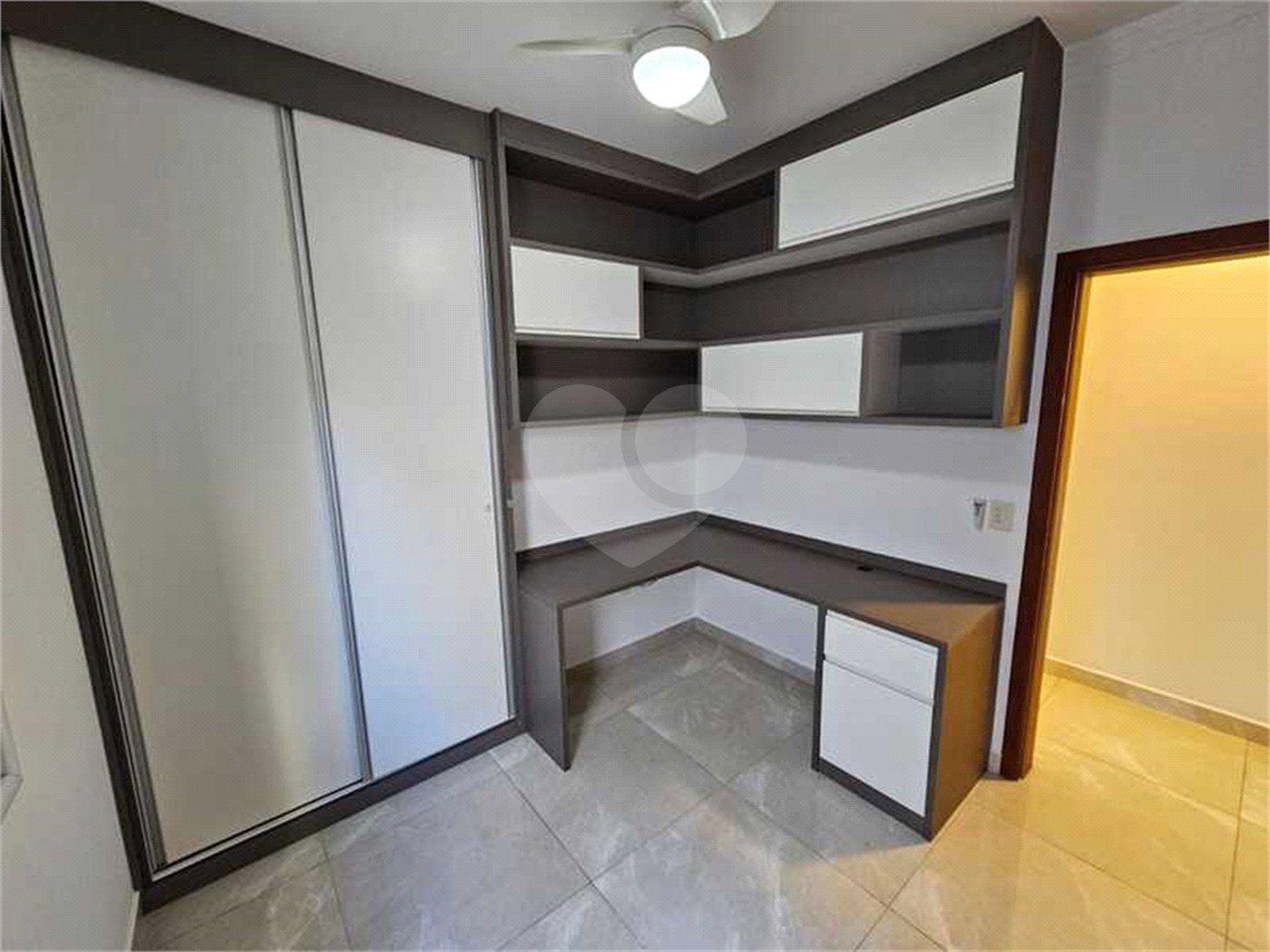 Casa à venda com 3 quartos, sendo 1 suíte, no condomínio Vista Verde, Indaiatuba - SP