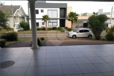 Casa à venda com 3 quartos, sendo 1 suíte, no condomínio Palmeiras Imperiais, Salto - SP