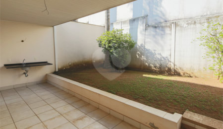Casa à venda com 3 suítes no condomínio Bristol Village, São Paulo - SP