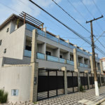 Sobrado à venda com 2 quartos em Maracanã, Praia Grande, SP