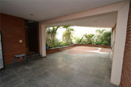 Casa à venda com 5 quartos, sendo 2 suítes, em Vila Galvão, Guarulhos, SP