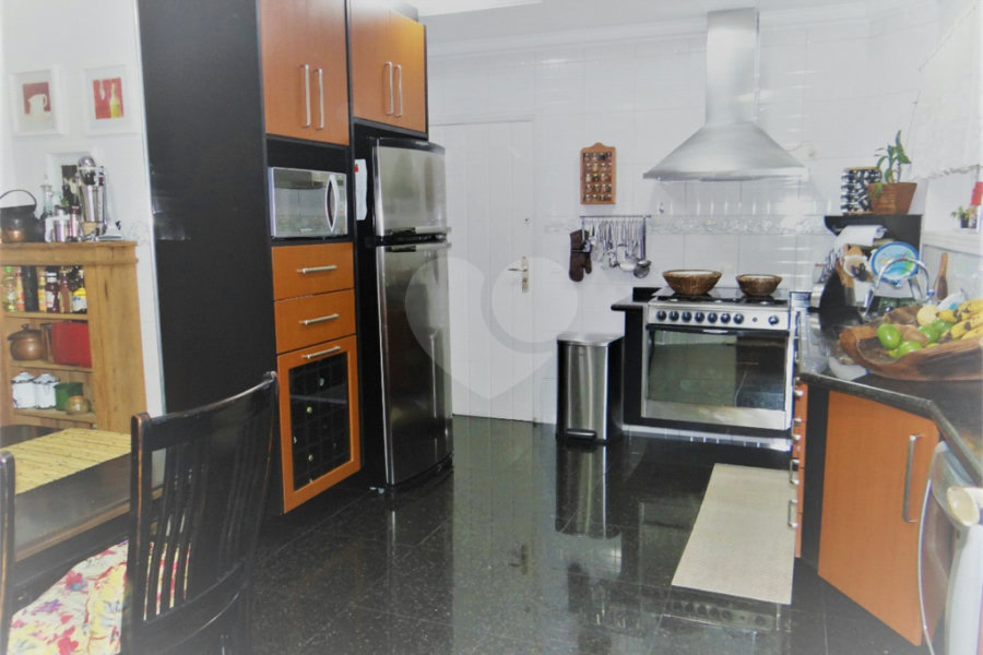 Casa à venda com 4 suítes em Jardim Floresta, São Paulo, SP