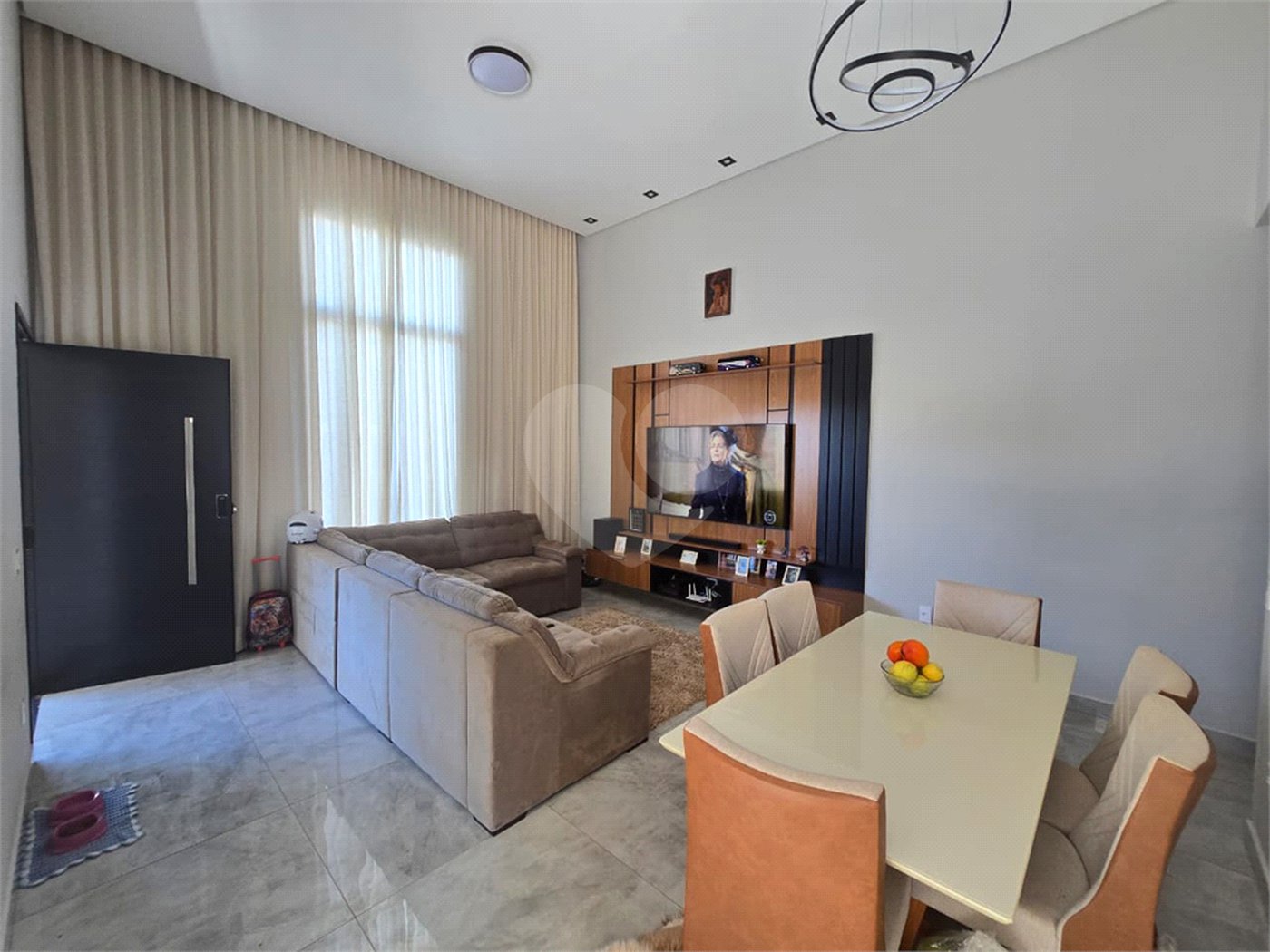 Casa à venda com 3 quartos, sendo 1 suíte, em Residencial Lago dos Ipês, Itapetininga, SP