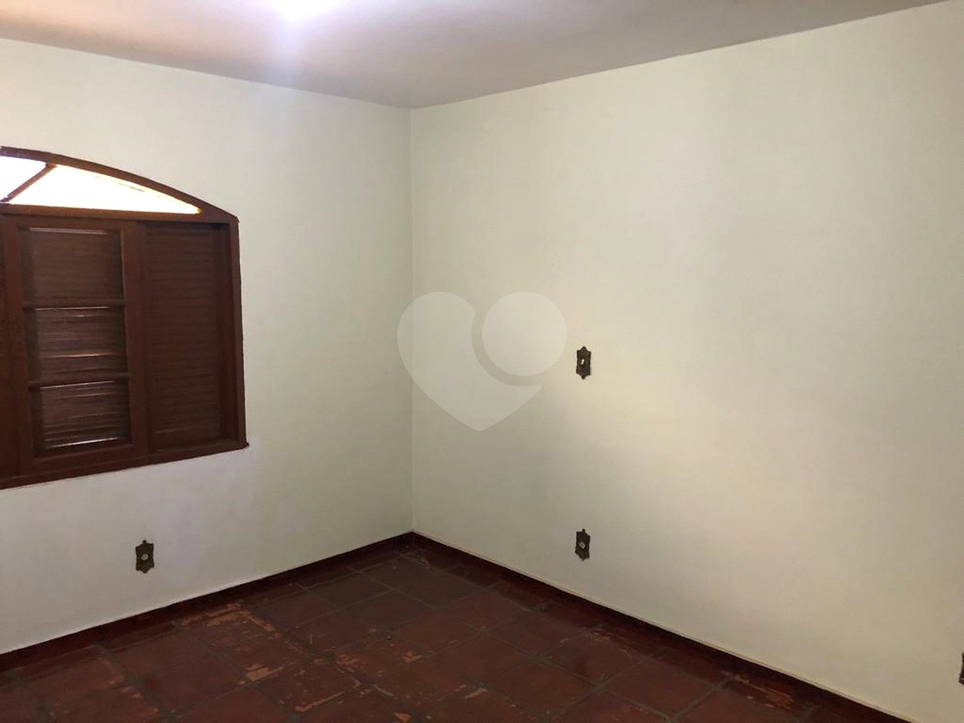 Sobrado à venda com 3 quartos em Serra da Cantareira, Mairiporã, SP