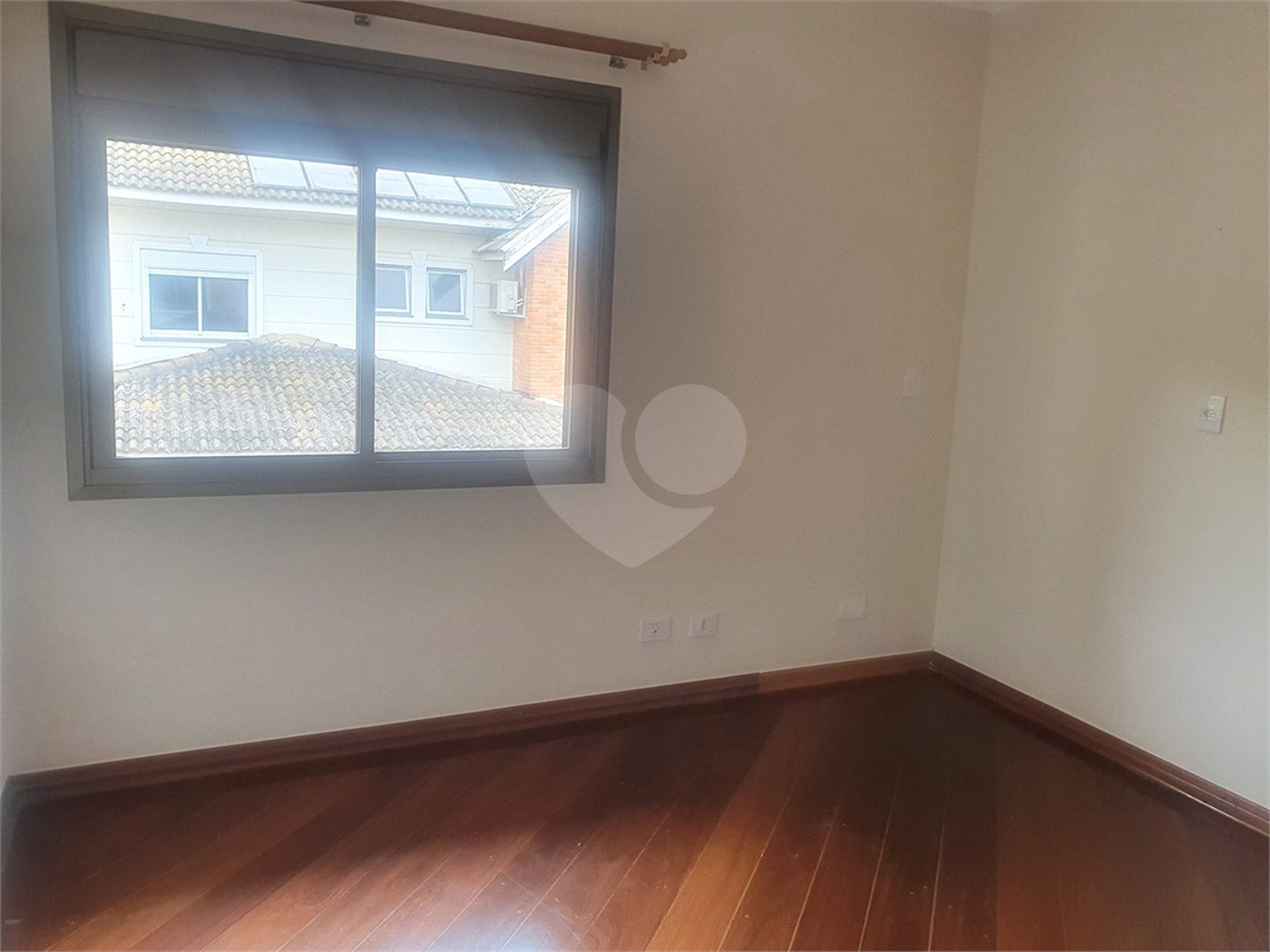 Casa à venda com 4 quartos, sendo 2 suítes,  no condomínio Lake Louise, São Paulo - SP