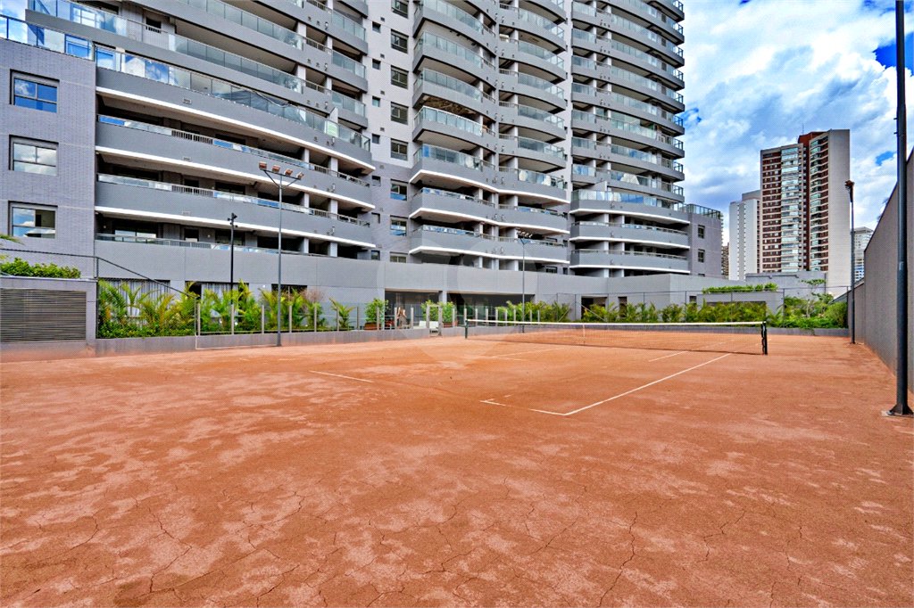 Apartamento à venda com 4 quartos, sendo 2 suítes,  em Jardim das Acácias, São Paulo, SP