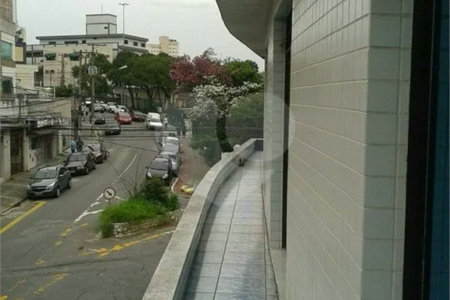 Prédio comercial com 724m² , 8 banheiros e 5 vagas de garagem , à venda na Vila Formosa.