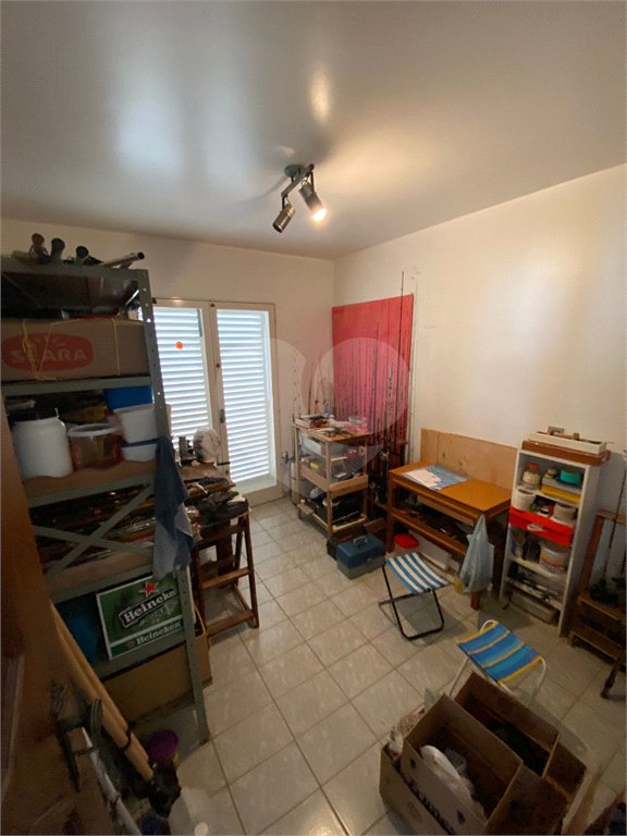 Casa Térrea com 3 suítes, sendo 1 suíte master.