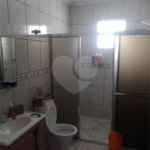 Casa térrea para venda, com 3 dormitórios, sendo 1 suíte.
