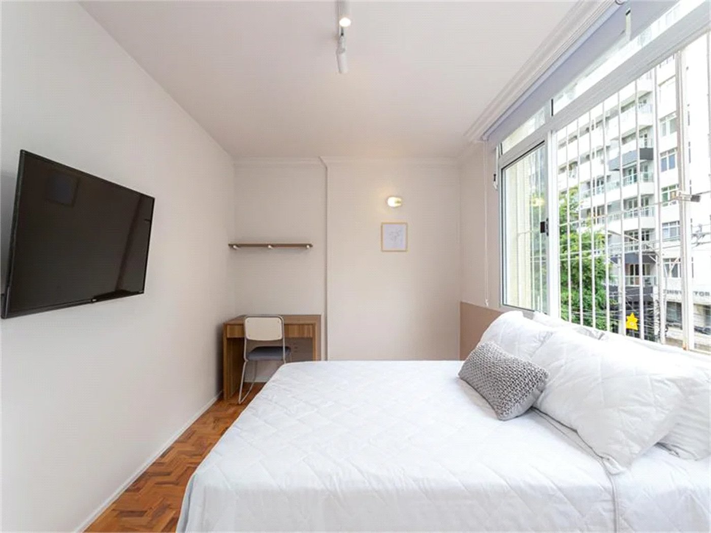 Apartamento à venda com 4 quartos, sendo 2 suítes, em Pinheiros, São Paulo, SP