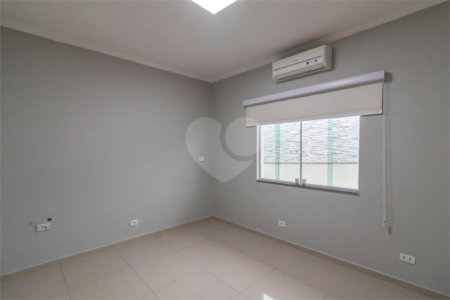 Casa à venda com 3 quartos, sendo 1 suíte, em Parque Santo Antônio, Guarulhos, SP