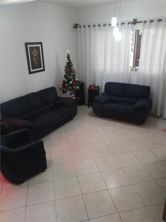 Casa à venda com 4 quartos, sendo 1 suíte, em Vila Pirajussara, São Paulo, SP
