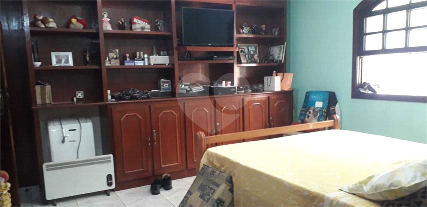 Casa à venda com 4 quartos, sendo 2 suítes, no condomínio Gleba II, Mairiporã - SP