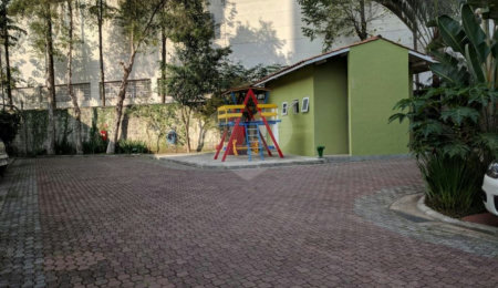 Casa à venda com 3 quartos, sendo 1 suíte, no condomínio Village Paradise Garden, São Paulo - SP