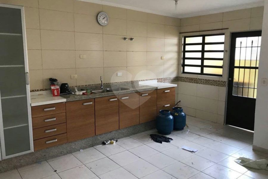 Sobrado imponente à venda no Jardim Leonor de Barros