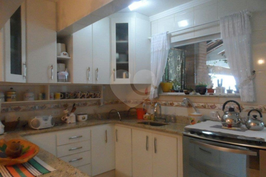 Sobrado à venda com 3 quartos, sendo 1 suíte, em Jardim Virginia Bianca, São Paulo, SP