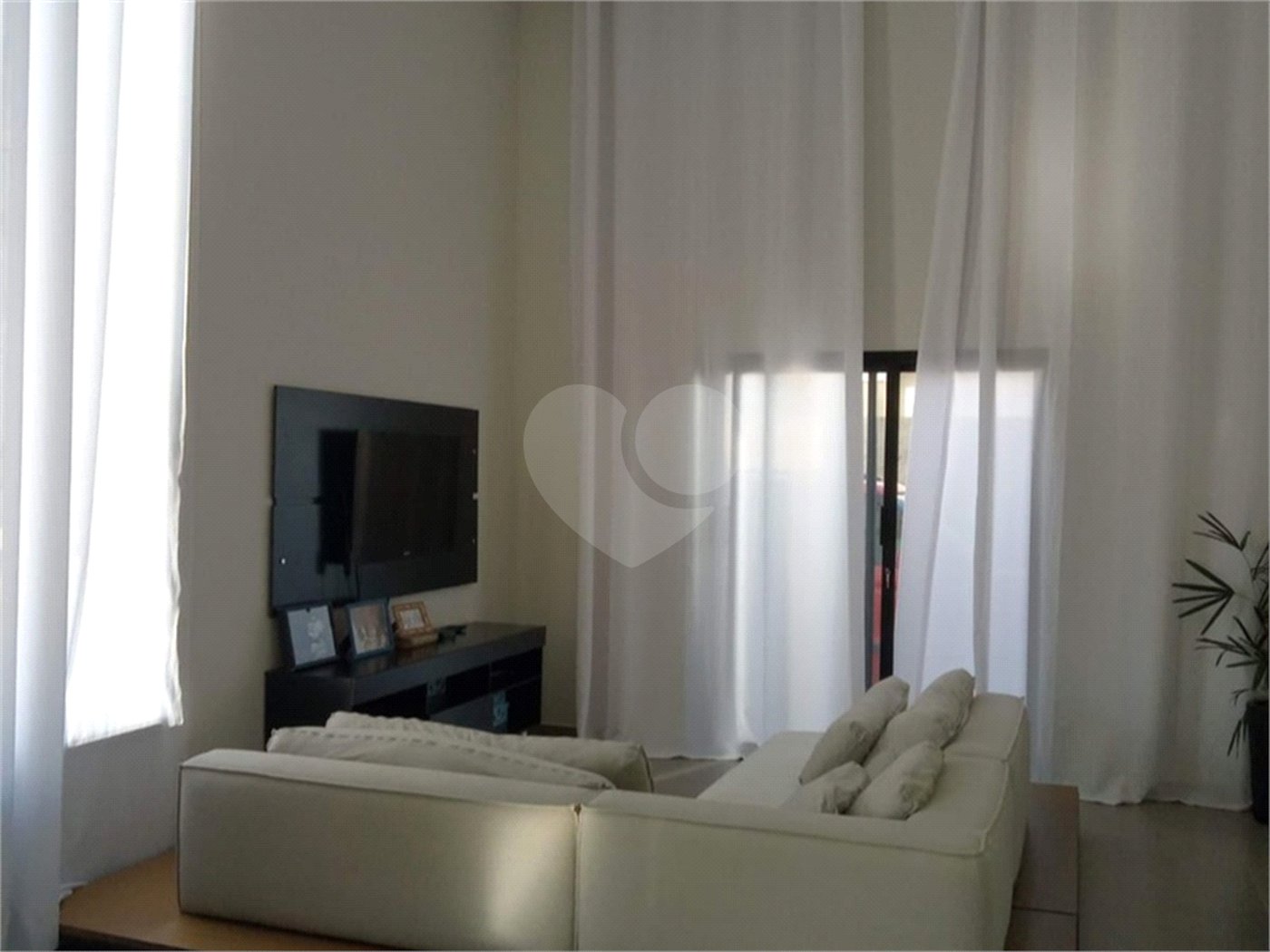 Casa à venda com 3 quartos, sendo 1 suíte, no condomínio Village Ipanema Ii, Araçoiaba da Serra - SP