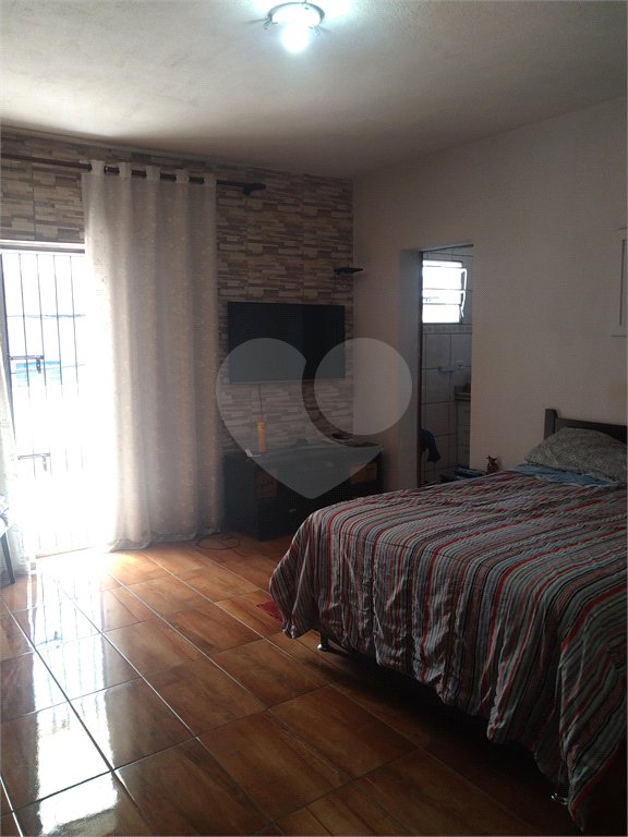 Casa à venda com 4 quartos, sendo 1 suíte, em Vila Pirajussara, São Paulo, SP