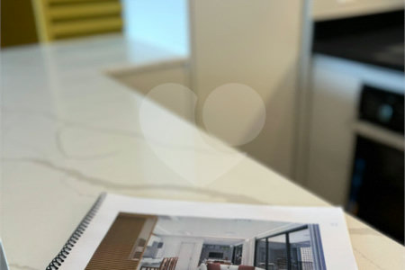 Apartamento à venda com 2 quartos, sendo 1 suíte, em Jardim das Acácias, São Paulo, SP