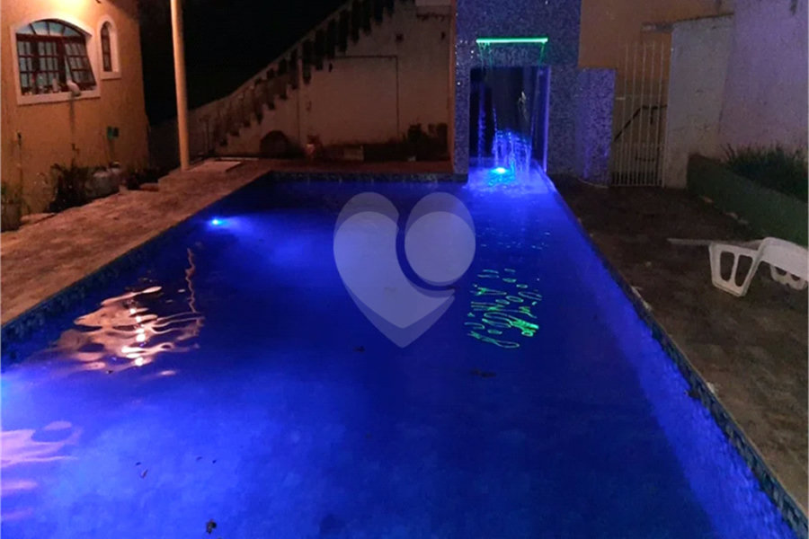 Casa à venda com 6 quartos, sendo 4 suítes, no condomínio Alpes da Cantareira, Mairiporã - SP