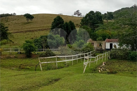 Sítio à venda com 2 quartos em Área Rural de Lagoinha, Lagoinha, SP