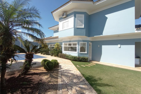 Casa à venda com 3 suítes em Vila Nastri, Itapetininga, SP