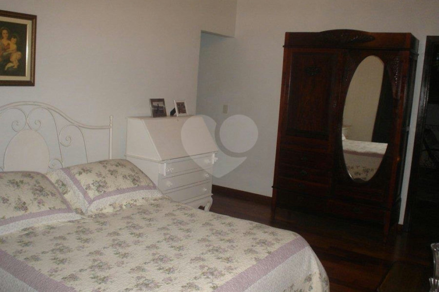 Casa à venda com 3 quartos, sendo 2 suítes, no condomínio residencial Cantareira-pque Petropolis, Mairiporã - SP