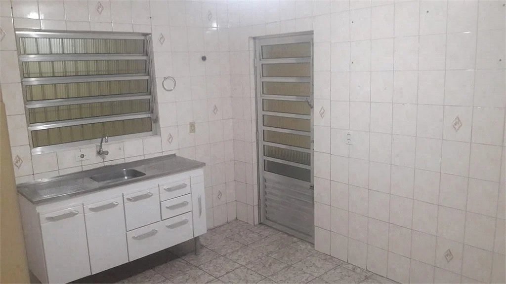 Sobrado à venda com 3 quartos em Jardim Macedônia, São Paulo, SP