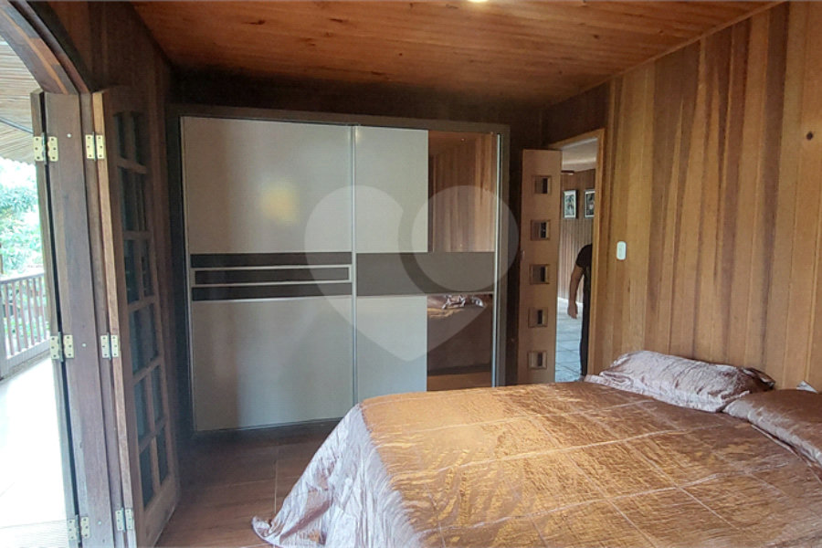 Casa à venda com 4 quartos, sendo 2 suítes, em Rio Acima, Mairiporã, SP