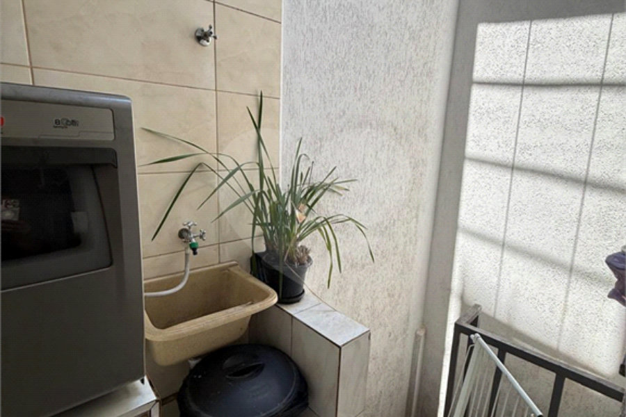 Casa à venda com 3 quartos, sendo 1 suíte, no condomínio Felipe, São Paulo - SP