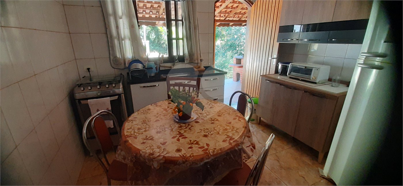 Casa à venda com 3 quartos, sendo 1 suíte, no condomínio Sausalito, Mairiporã - SP