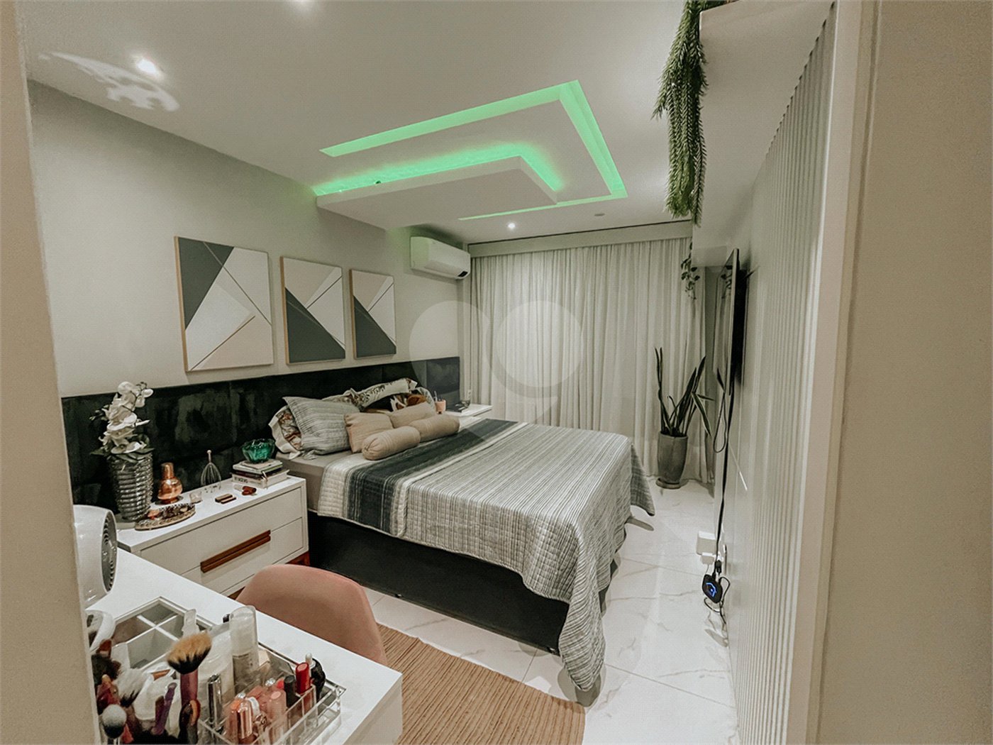 Apartamento à venda com 3 quartos, sendo 1 suíte, em Campo Grande, Rio de Janeiro, RJ