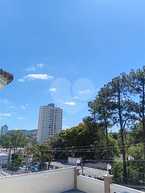 Casa à venda com 3 suítes no condomínio Residencial Jd. Floresta, São Paulo - SP
