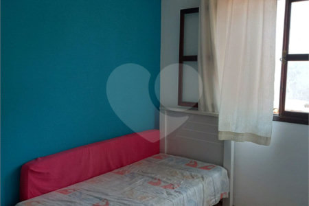 Sobrado à venda com 3 quartos, sendo 1 suíte,  em Vila Lavínia, Mogi das Cruzes, SP