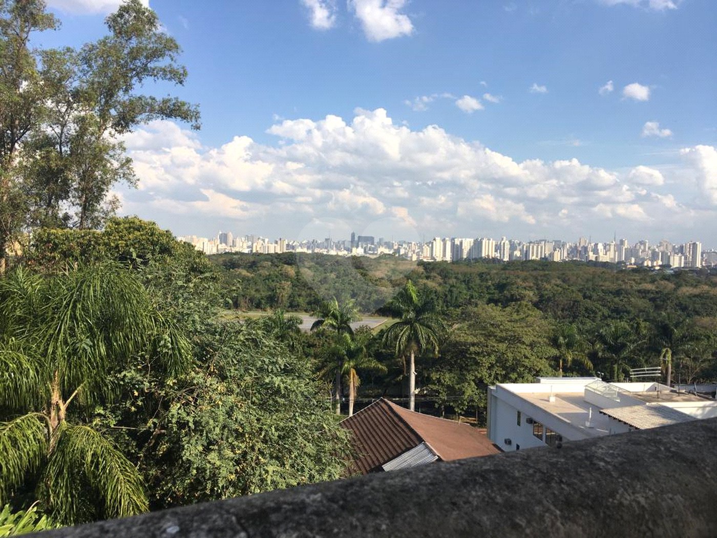 Casa à venda com 4 quartos, sendo 1 suíte, em Jardim São Bento, São Paulo, SP