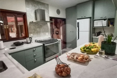 Casa à venda com 3 suítes no condomínio Aruã, Mogi das Cruzes - SP